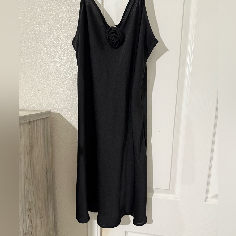 Elegant Black Sleeveless Dress